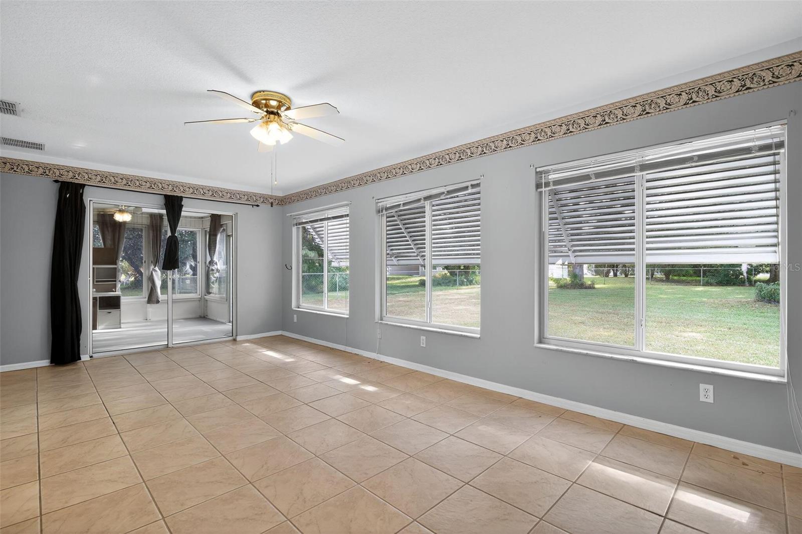 Image 6 of 27 For 13761 115th Circle