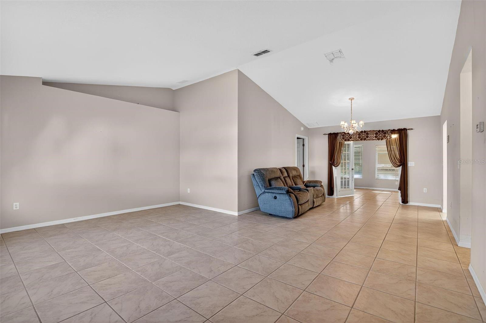 Image 9 of 27 For 13761 115th Circle