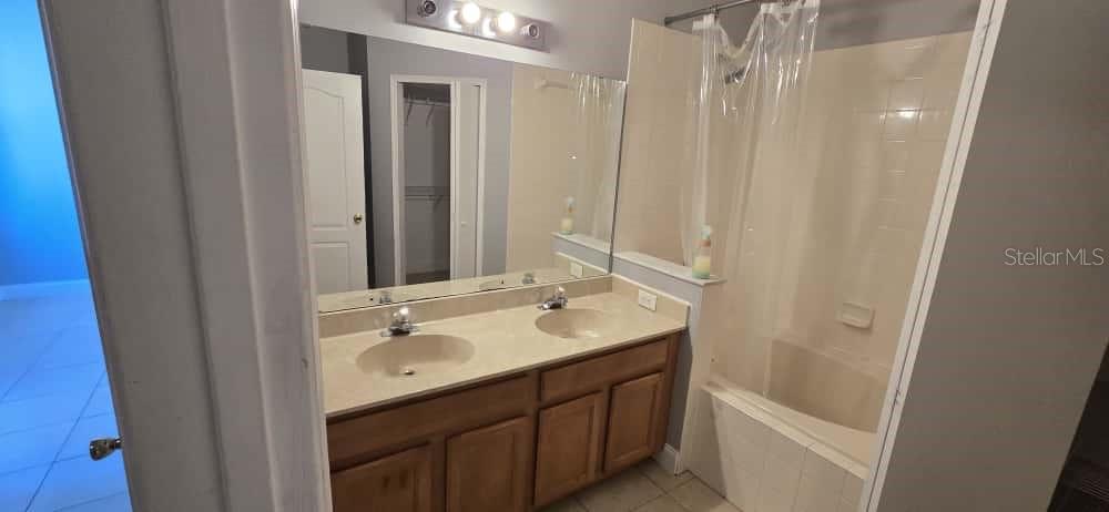 Image 23 of 26 For 14290 Tanja King Boulevard