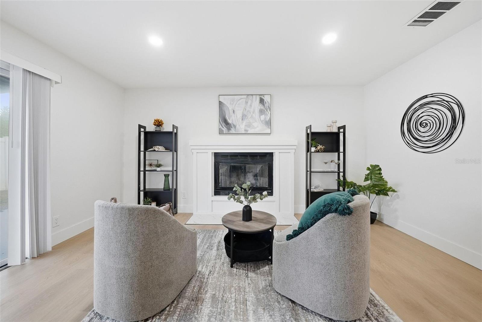 Image 10 of 39 For 4160 58th Avenue N