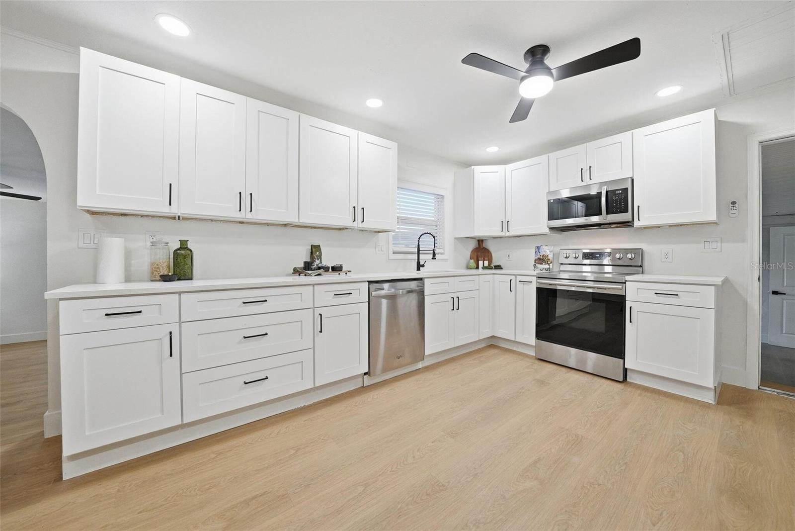 Image 13 of 39 For 4160 58th Avenue N