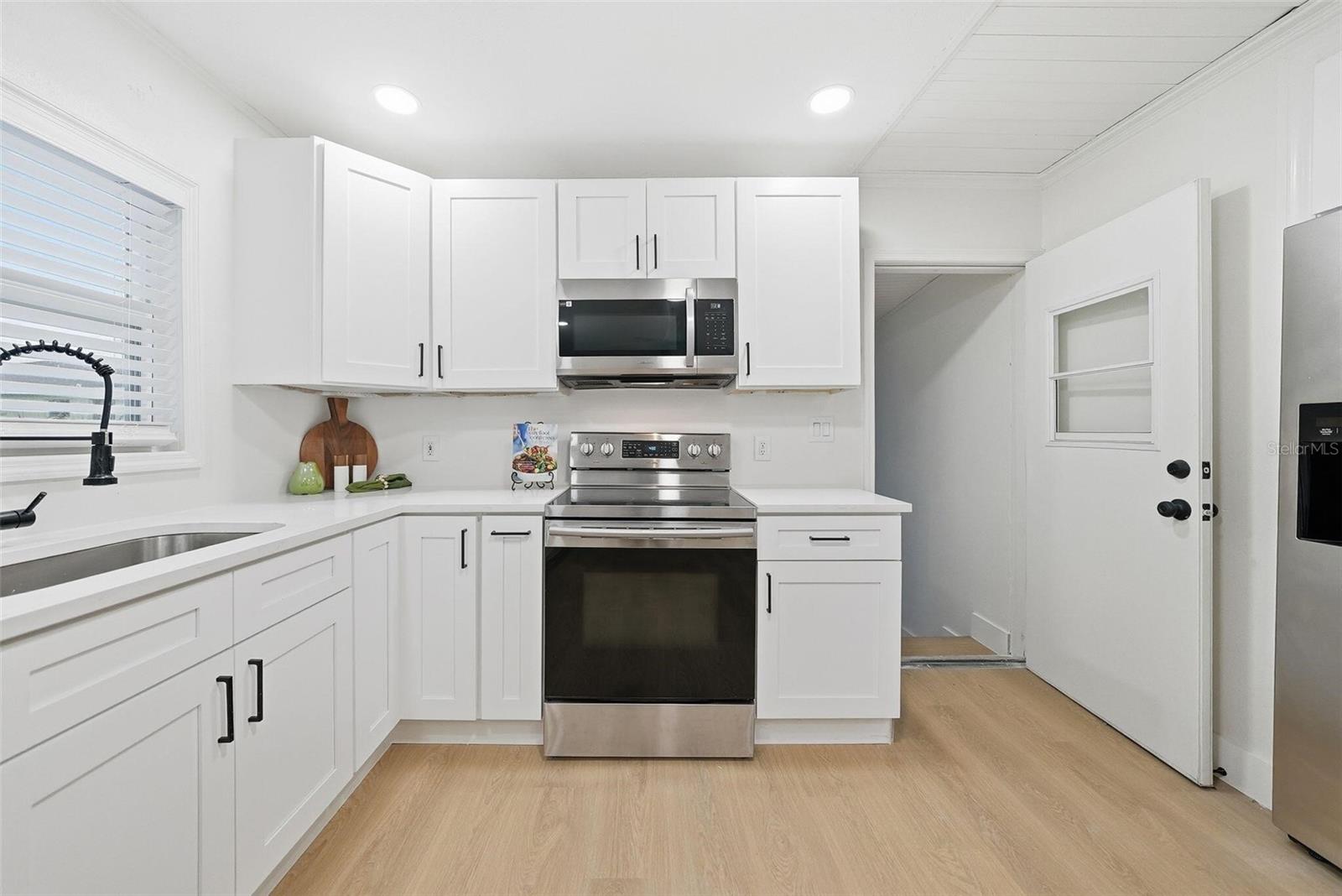 Image 15 of 39 For 4160 58th Avenue N