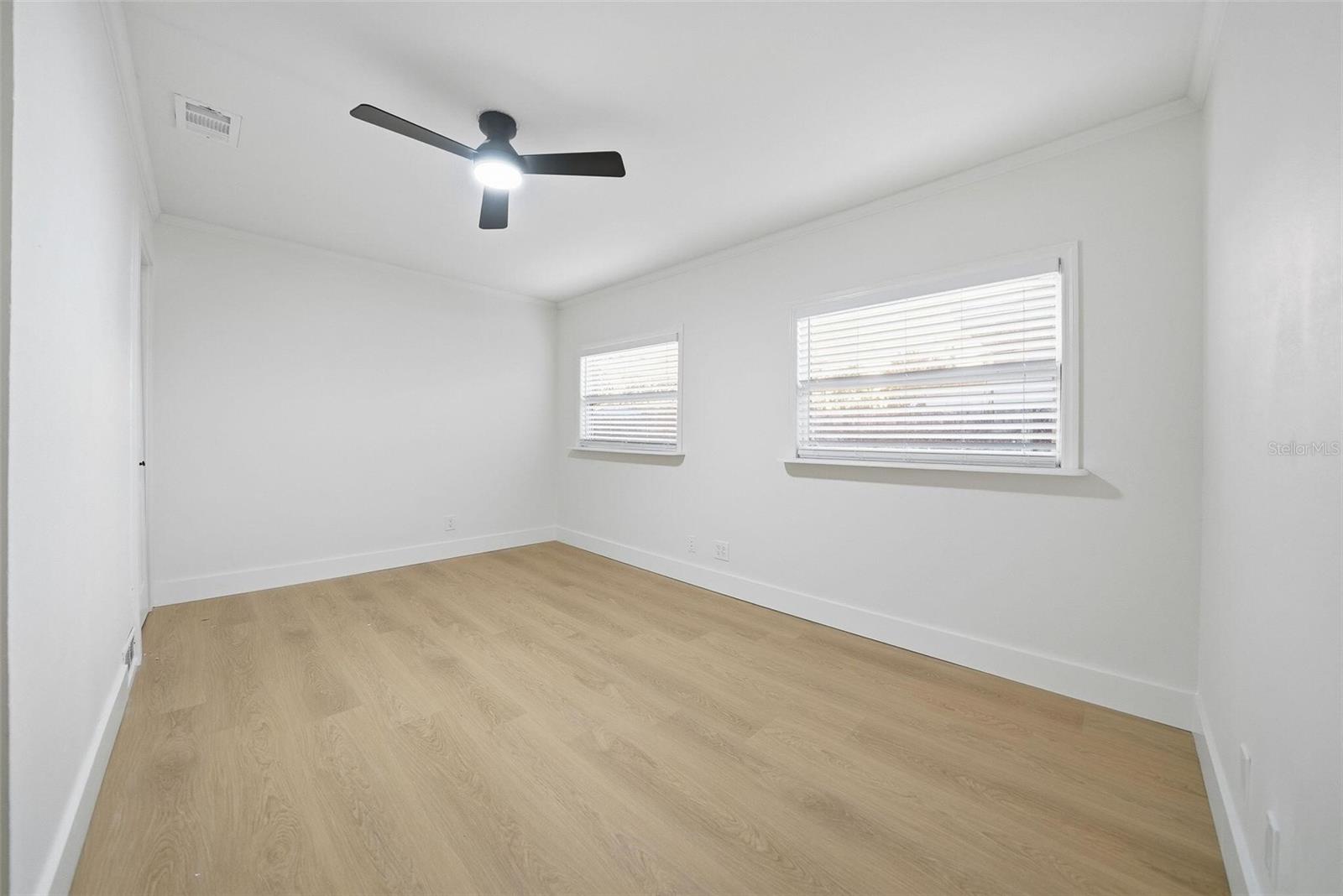 Image 20 of 39 For 4160 58th Avenue N