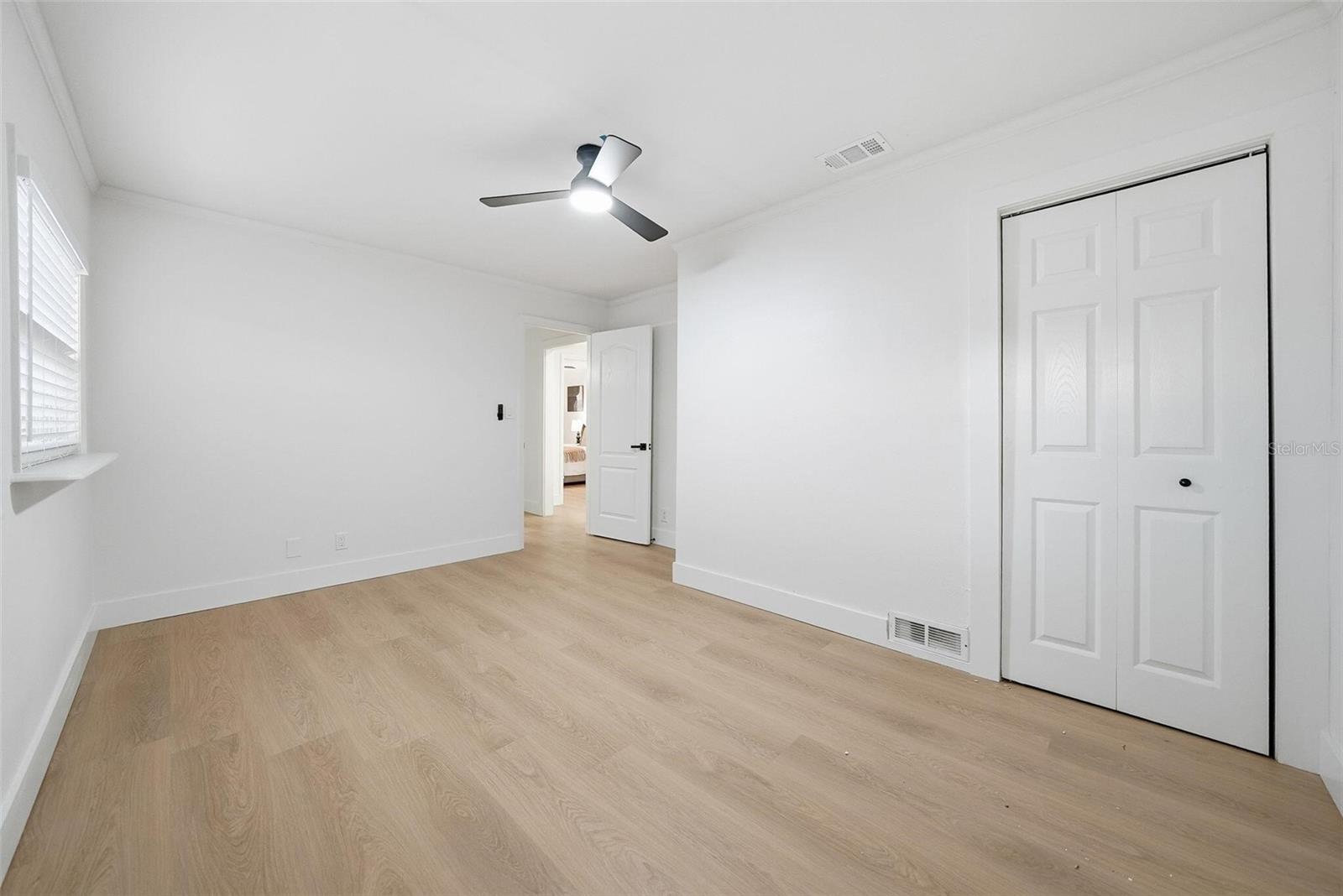 Image 21 of 39 For 4160 58th Avenue N