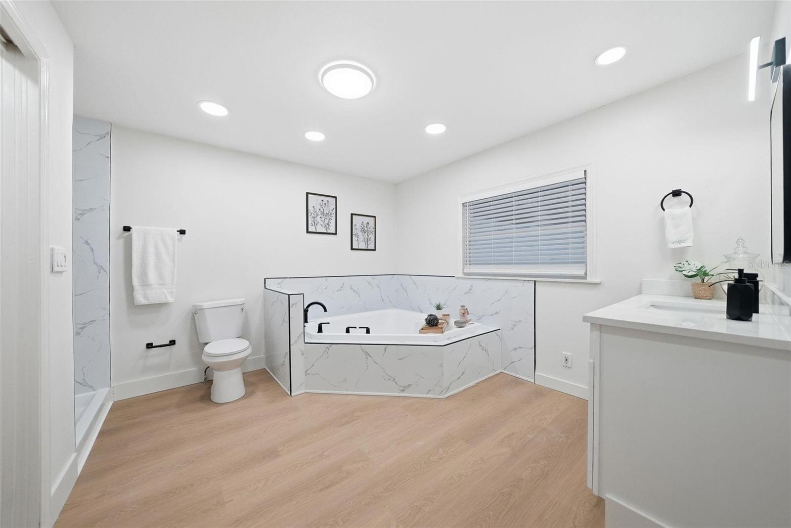 Image 22 of 39 For 4160 58th Avenue N