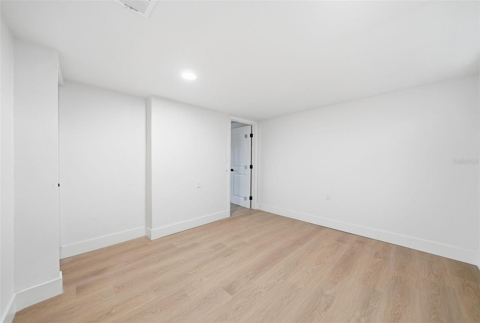 Image 30 of 39 For 4160 58th Avenue N