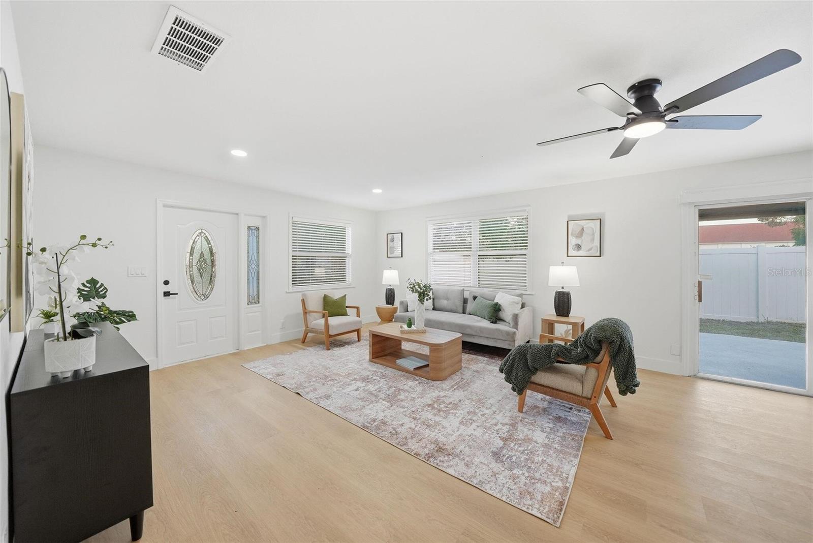 Image 6 of 39 For 4160 58th Avenue N