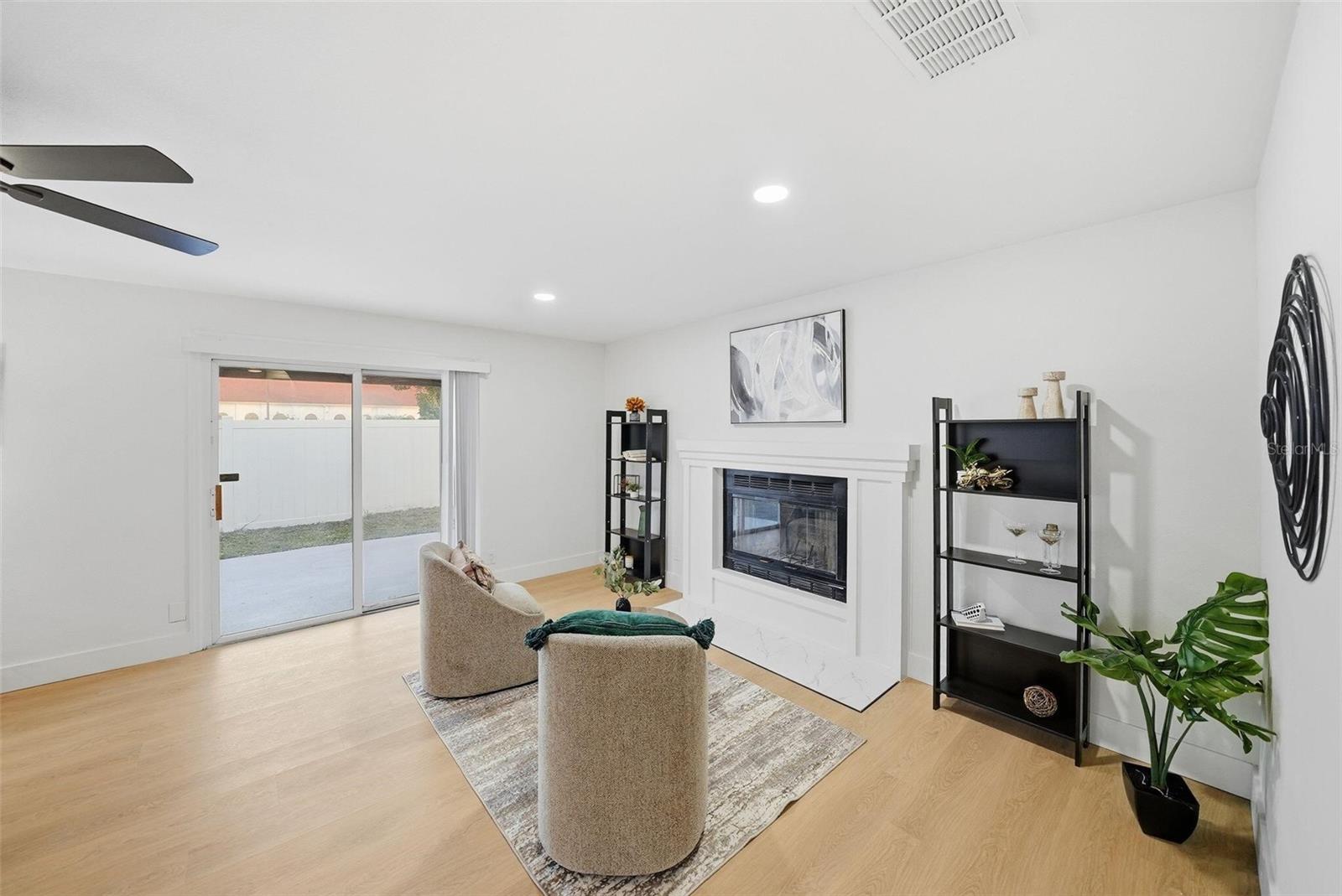 Image 9 of 39 For 4160 58th Avenue N