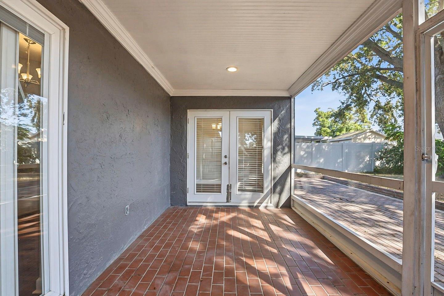 Image 12 of 42 For 15009 Naples Place