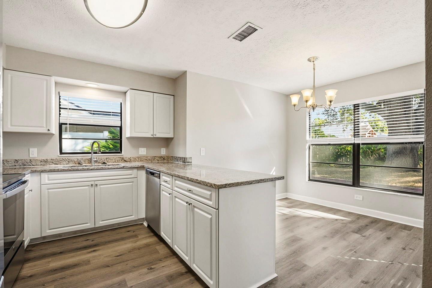 Image 21 of 42 For 15009 Naples Place