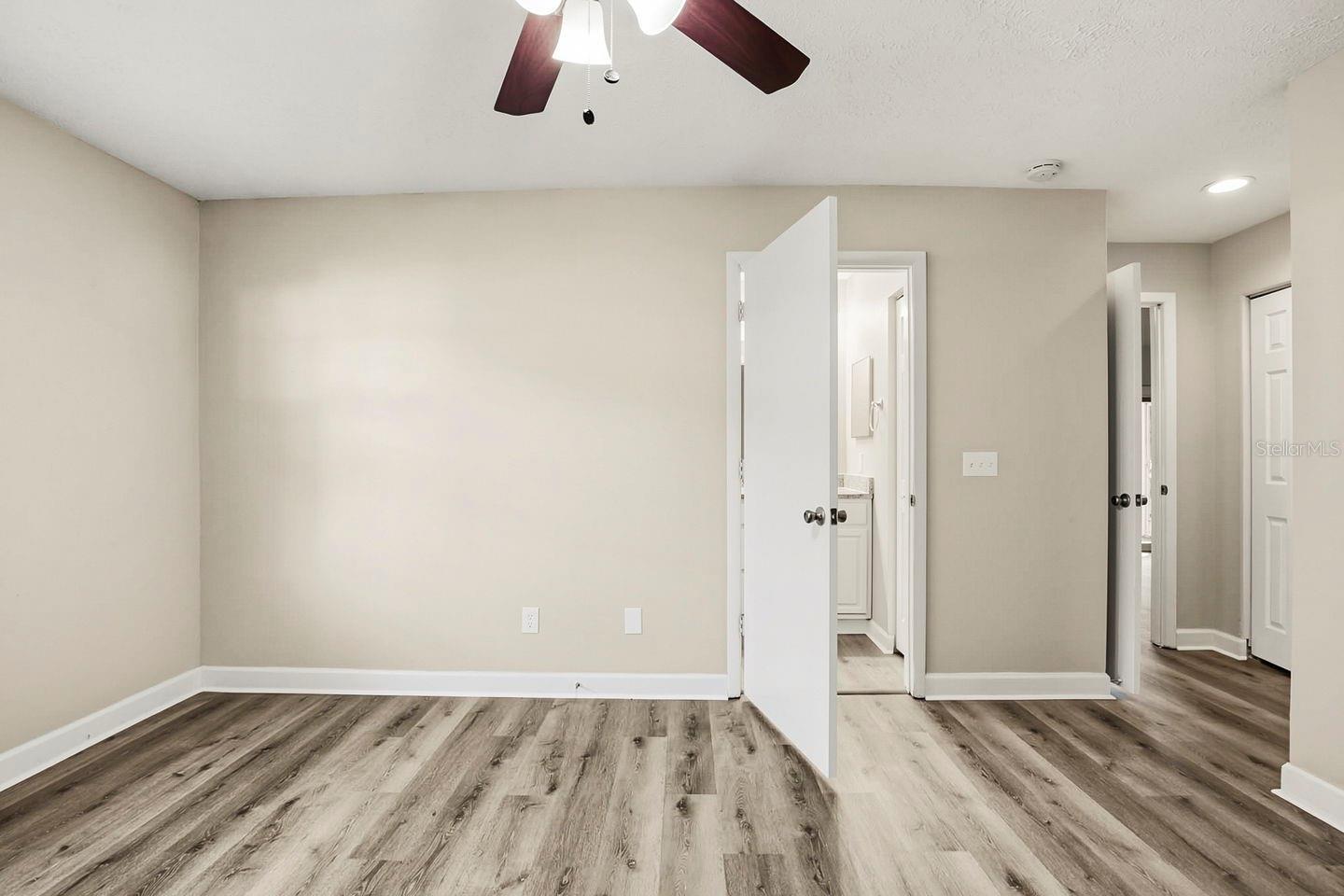 Image 25 of 42 For 15009 Naples Place