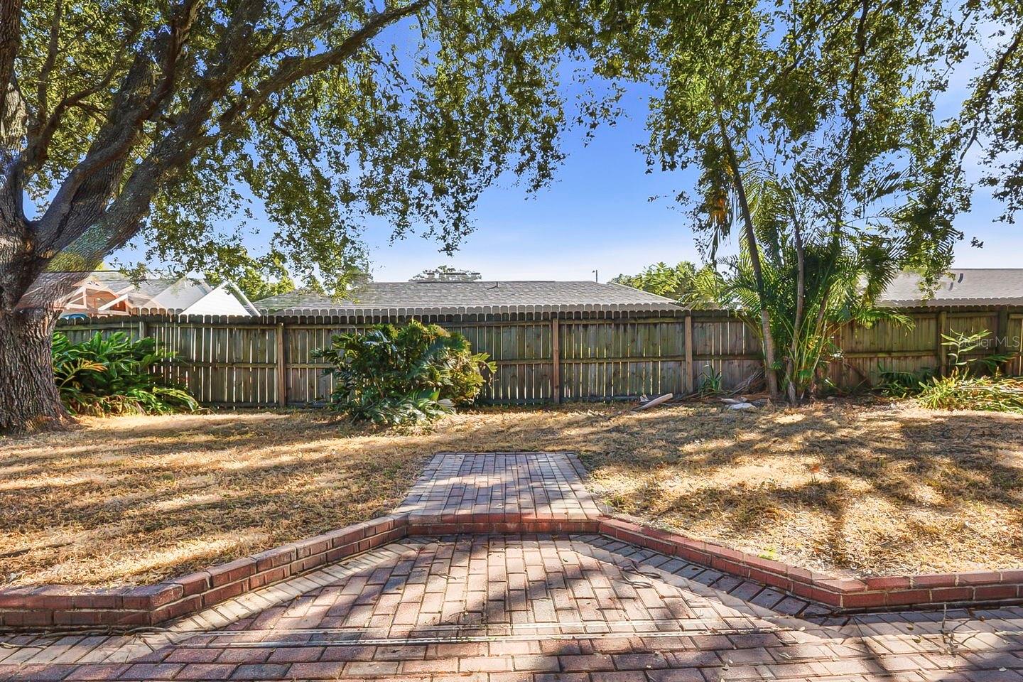 Image 39 of 42 For 15009 Naples Place