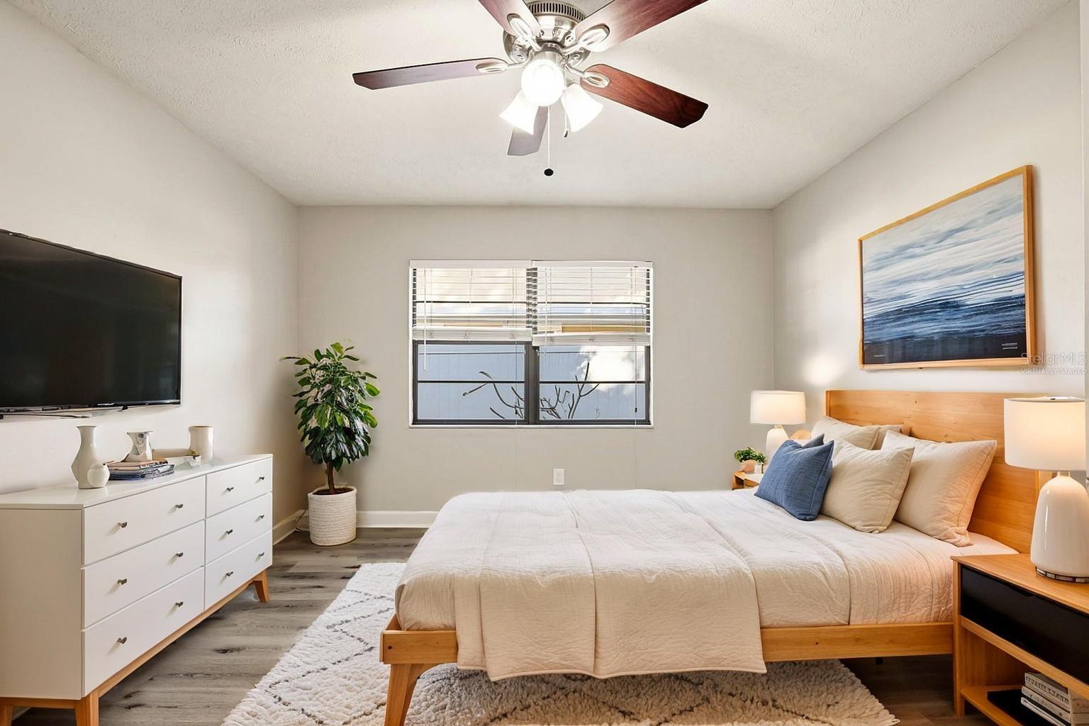 Image 7 of 42 For 15009 Naples Place