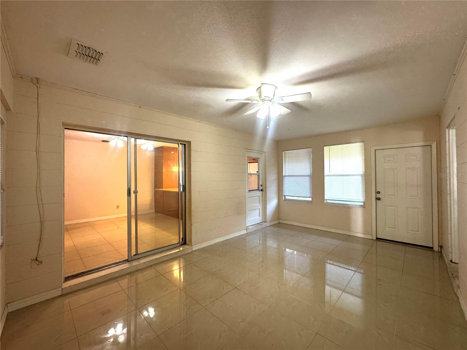 Image 10 of 28 For 612 Martin Avenue