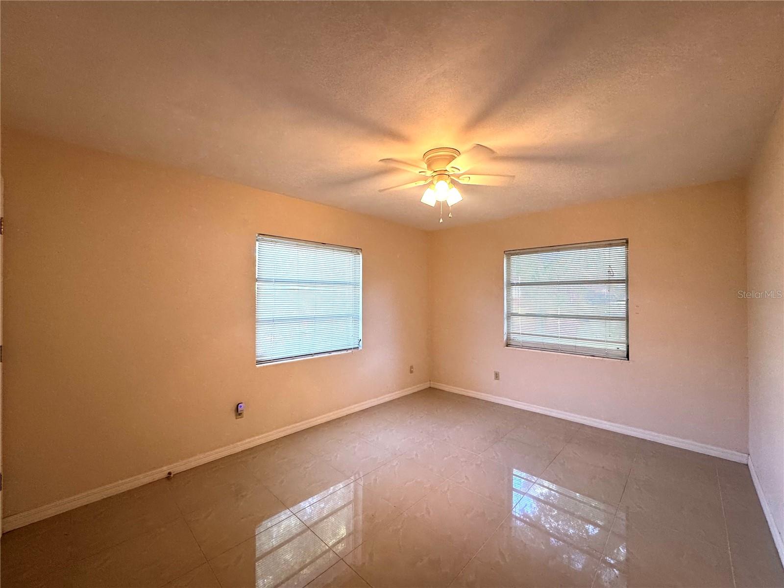 Image 19 of 28 For 612 Martin Avenue