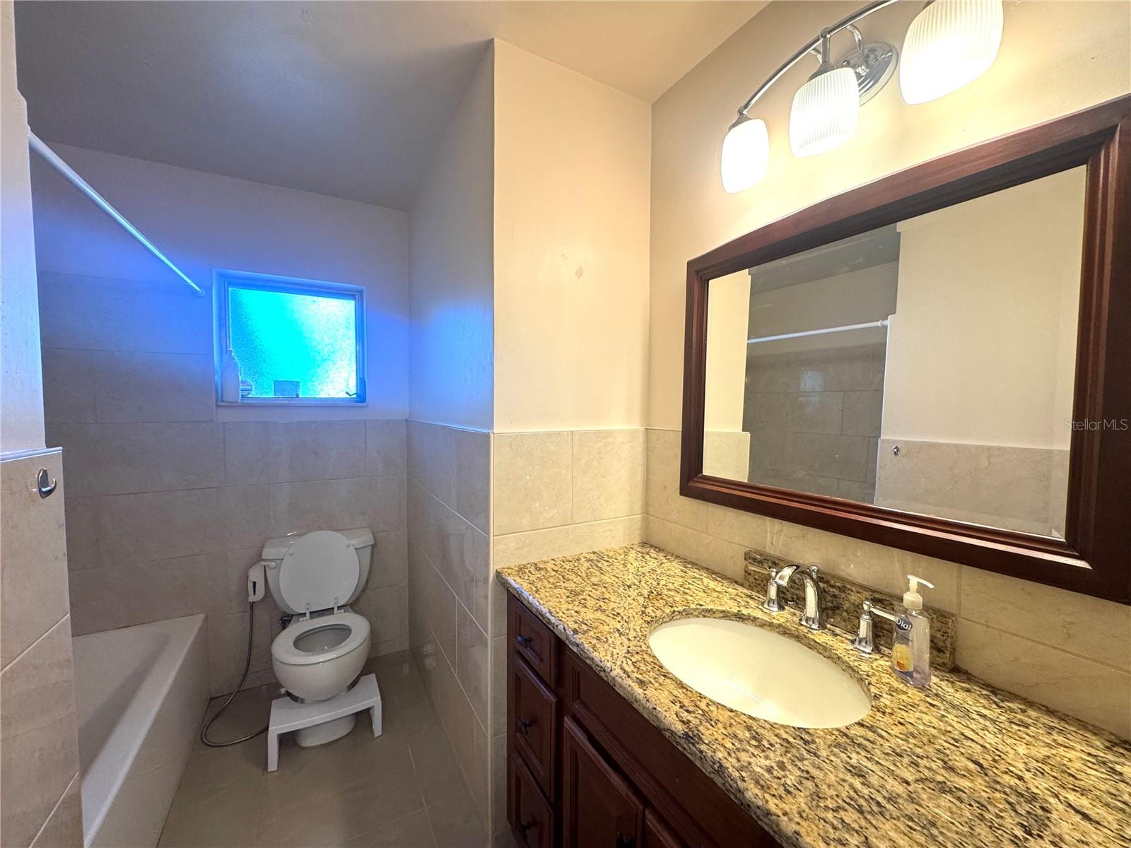 Image 20 of 28 For 612 Martin Avenue