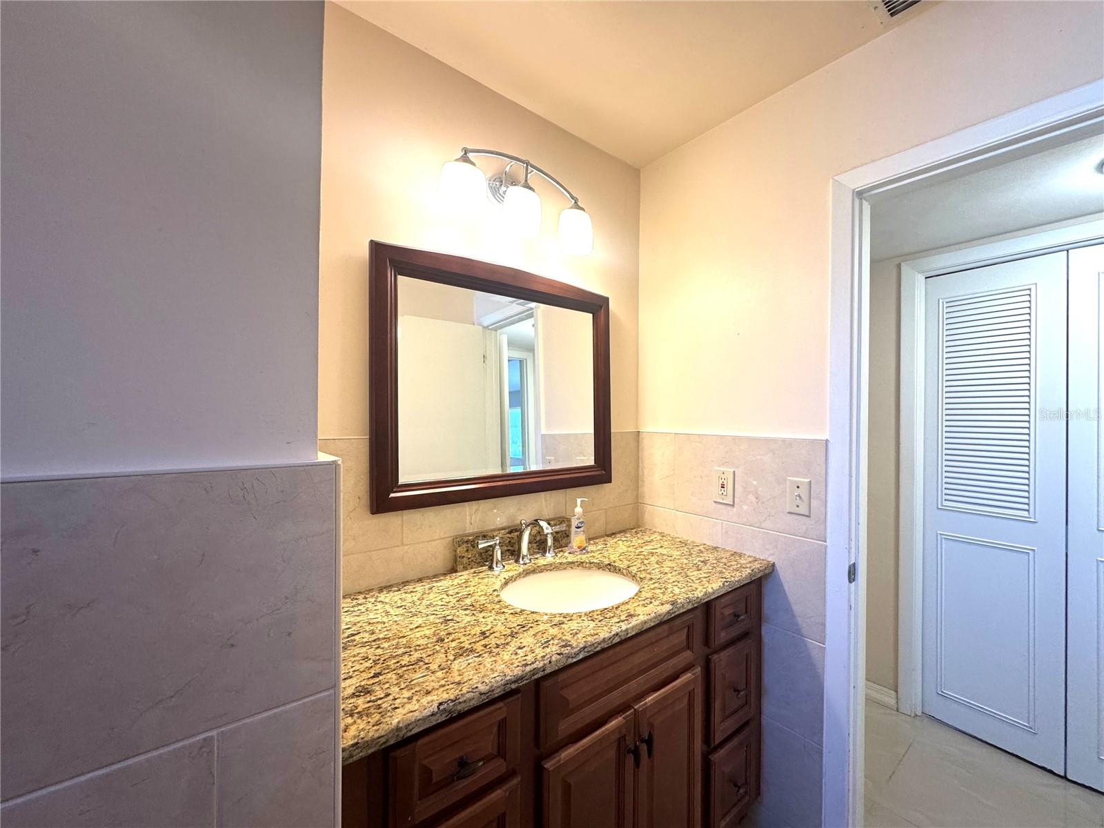 Image 21 of 28 For 612 Martin Avenue