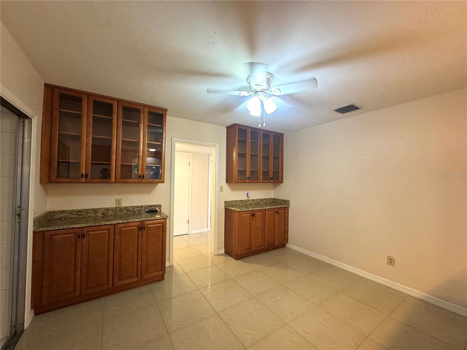 Image 9 of 28 For 612 Martin Avenue