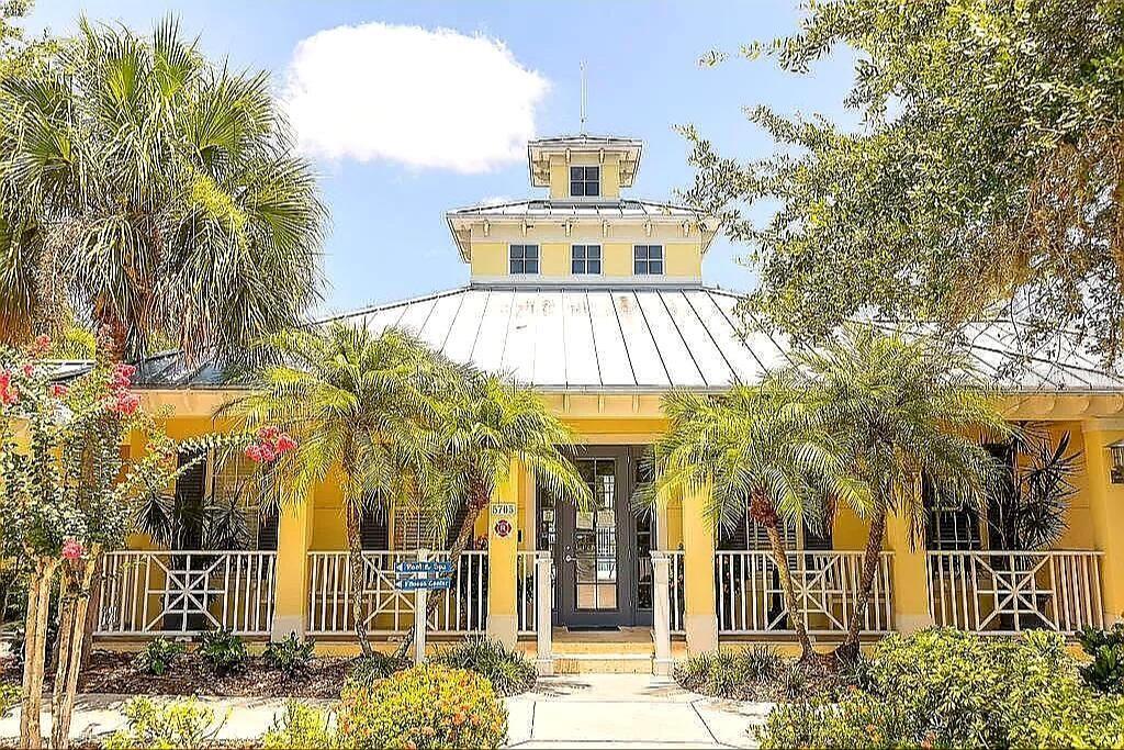 Image 4 of 51 For 5662 Whitehead Street