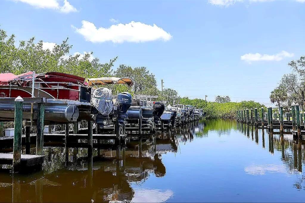 Image 6 of 51 For 5662 Whitehead Street