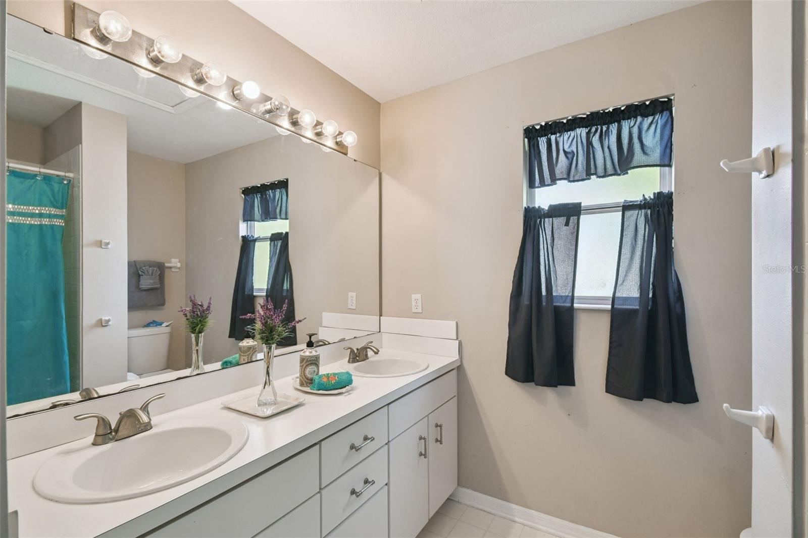 Image 34 of 72 For 13200 Mallard Cove Boulevard