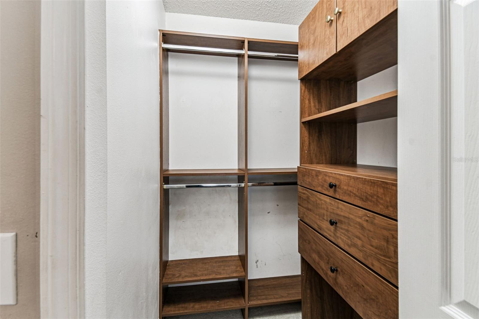 Image 37 of 72 For 13200 Mallard Cove Boulevard