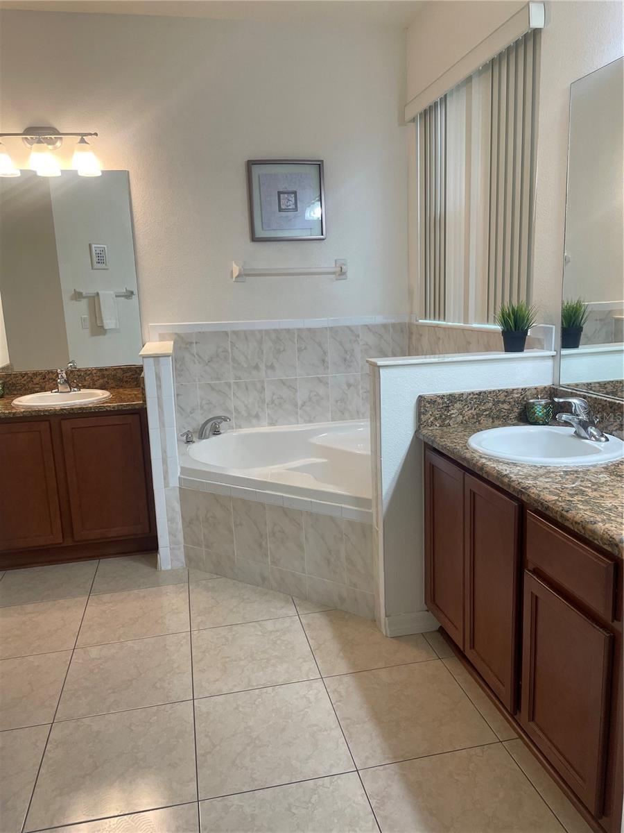 Image 17 of 63 For 1010 Tourmaline Drive