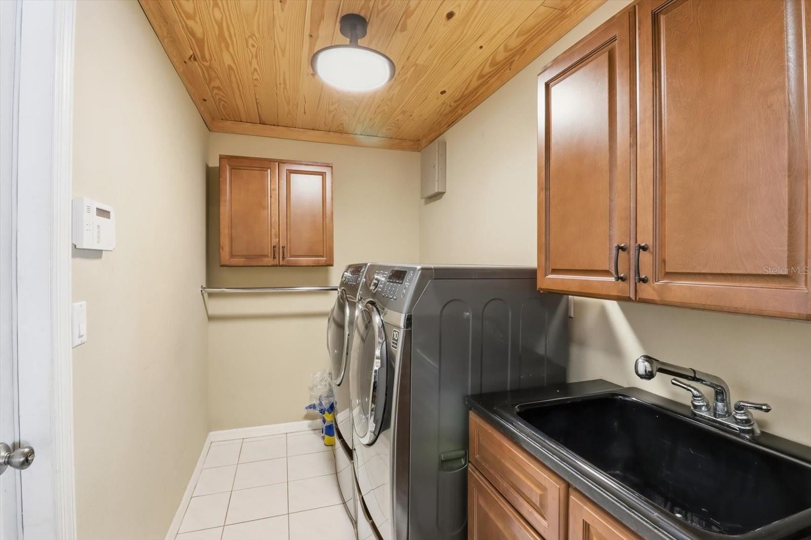 Image 16 of 45 For 3030 Bay Berry Point