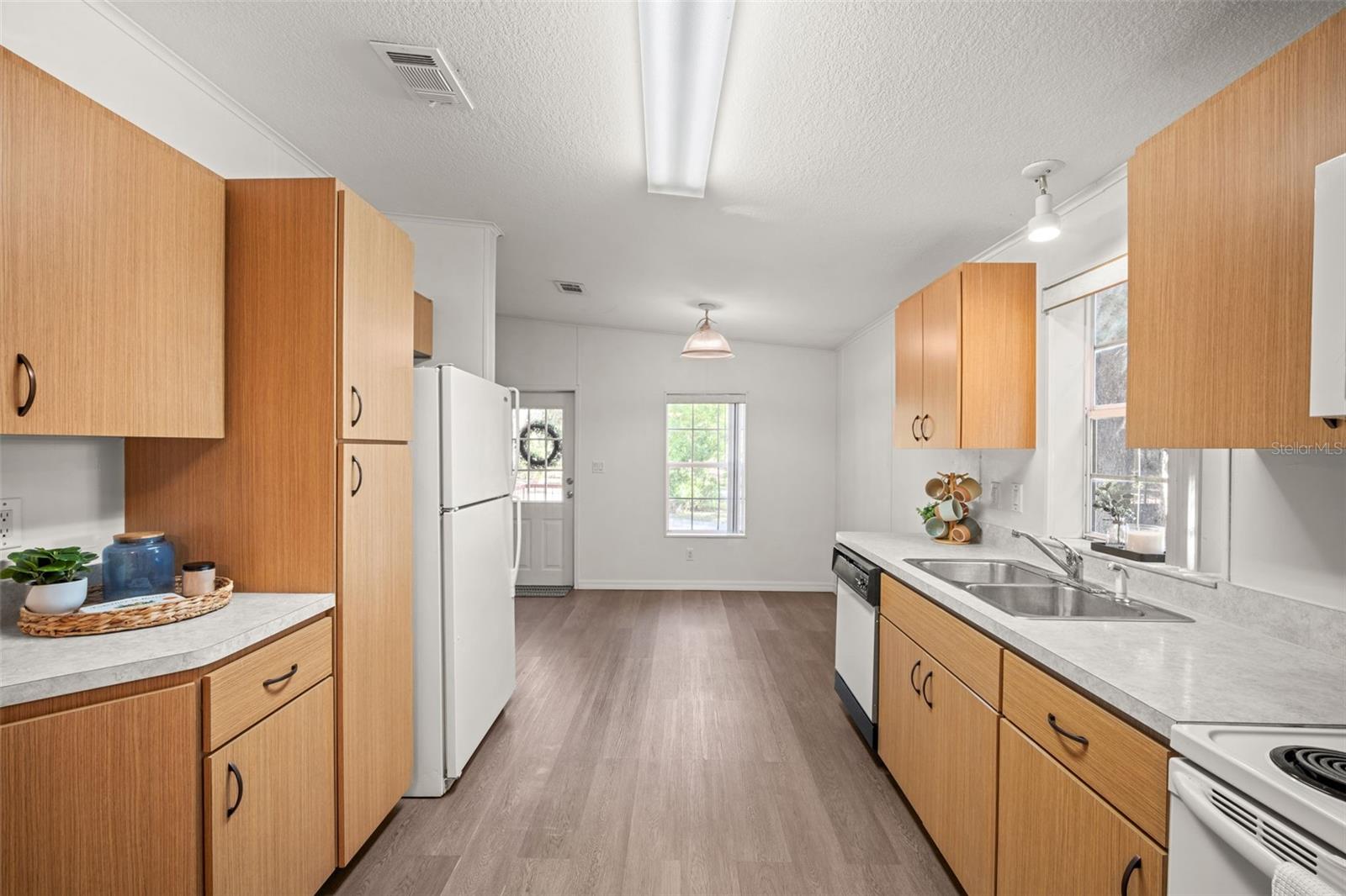 Image 22 of 80 For 2878 Us 301  