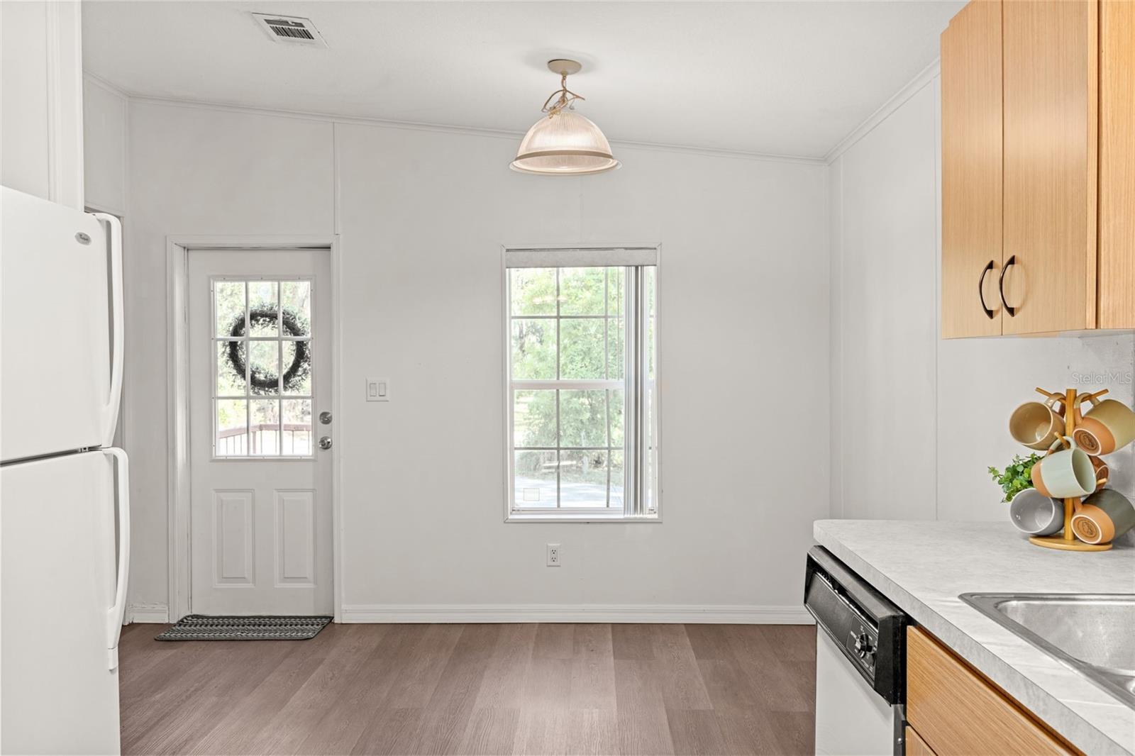 Image 24 of 80 For 2878 Us 301  