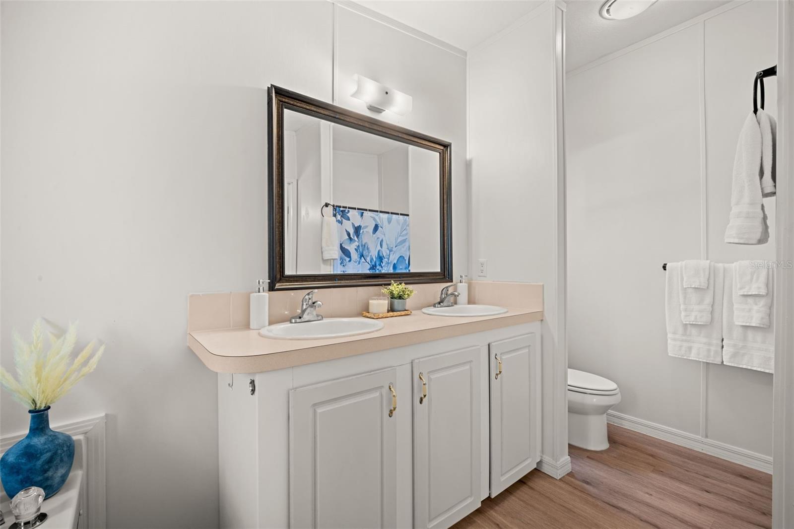 Image 32 of 80 For 2878 Us 301  