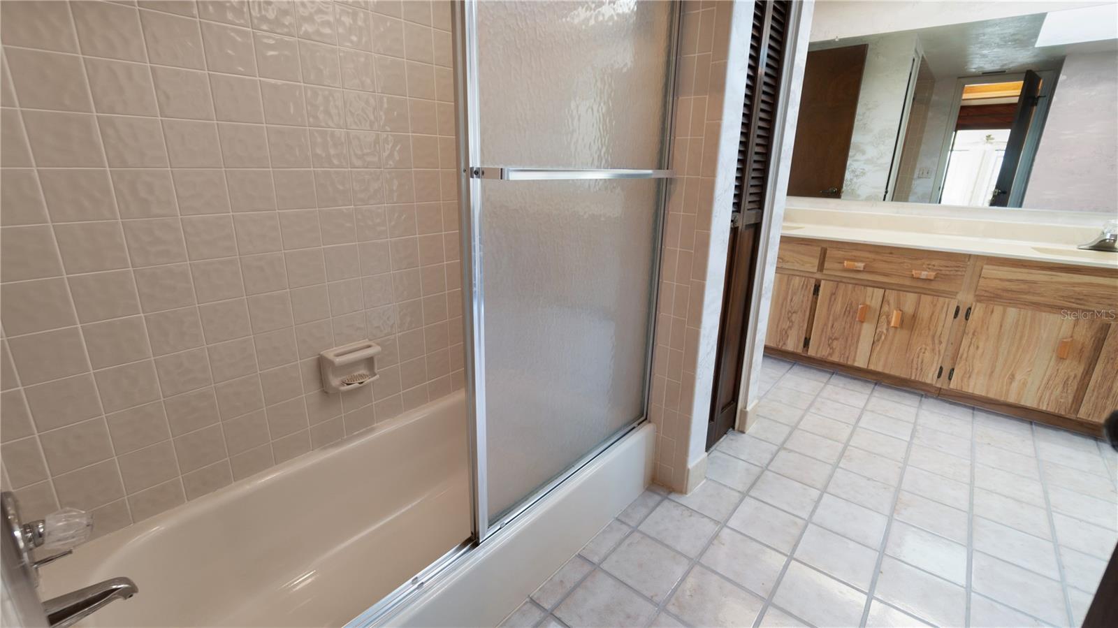 Image 32 of 50 For 965 Pelican Bay Drive