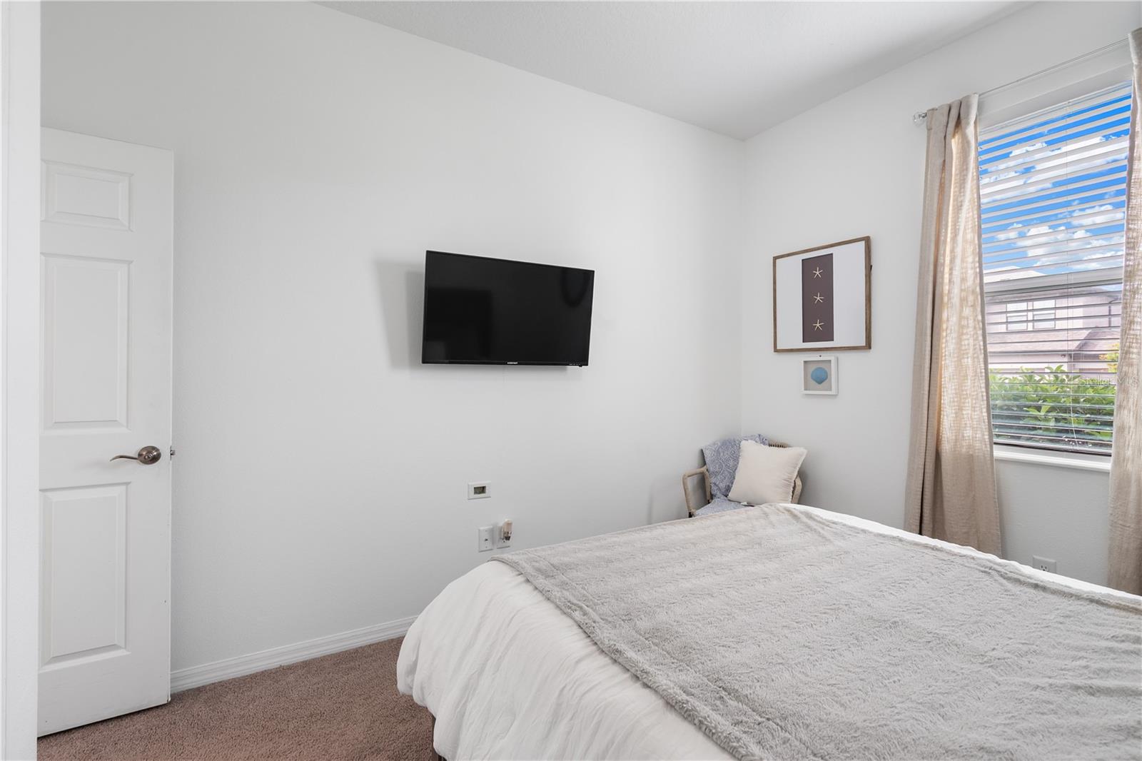 Image 36 of 61 For 11047 Sage Canyon Drive