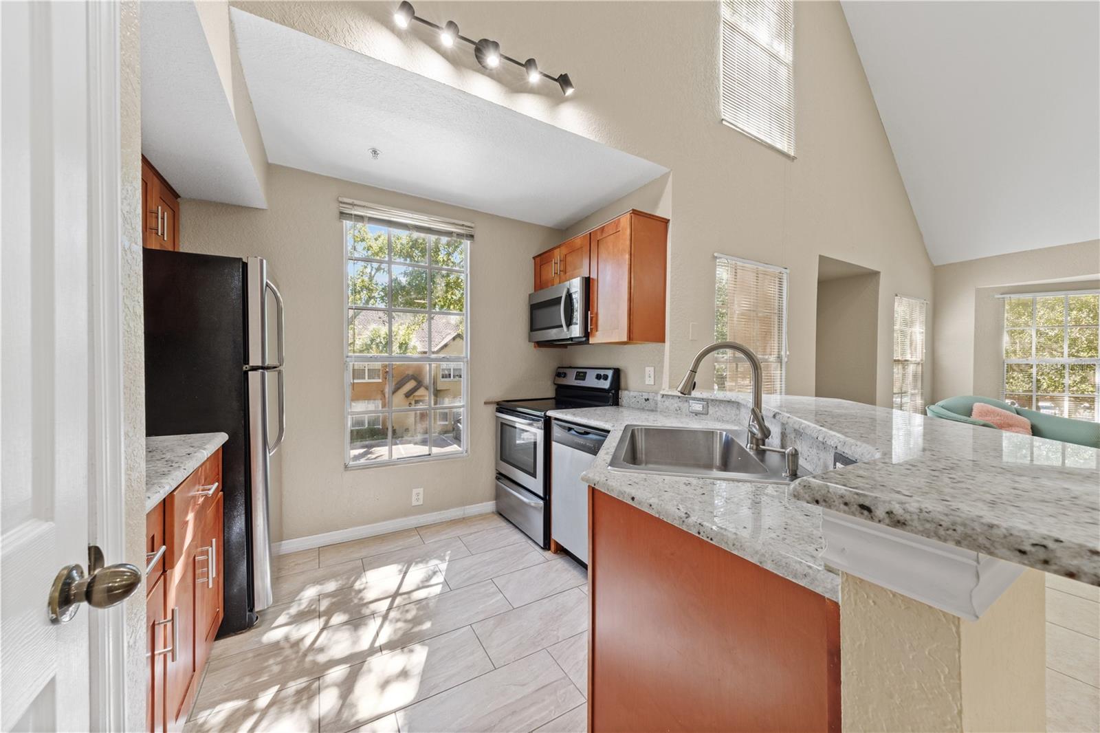 Image 12 of 39 For 6340 Raleigh Street 1011