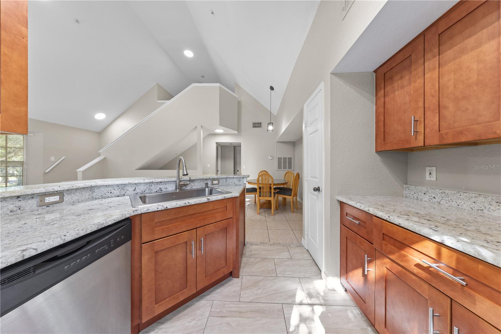 Image 14 of 39 For 6340 Raleigh Street 1011