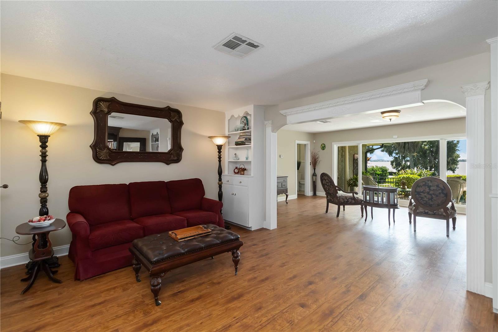 Image 17 of 57 For 2349 Lakeshore Drive