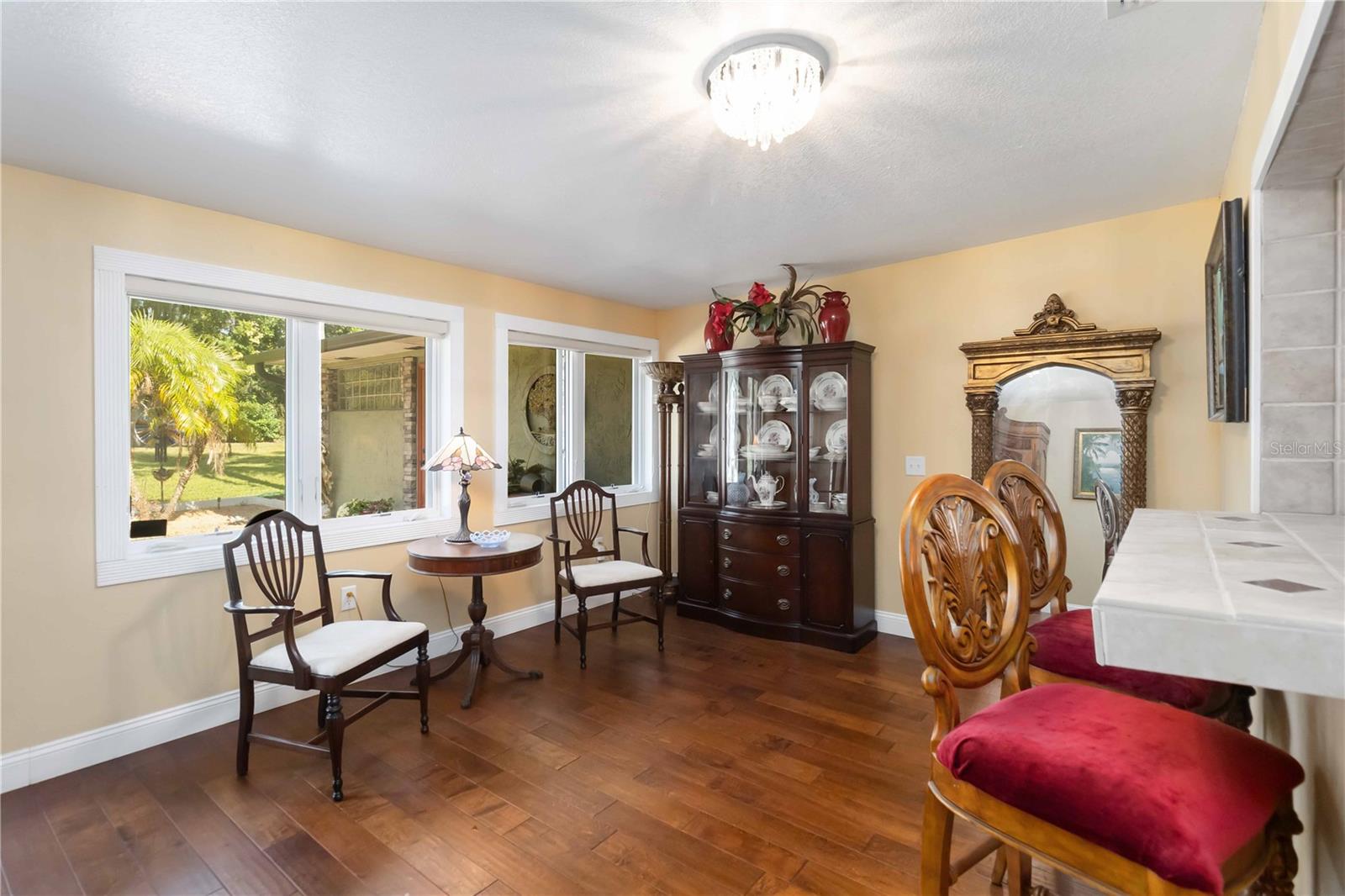 Image 18 of 57 For 2349 Lakeshore Drive