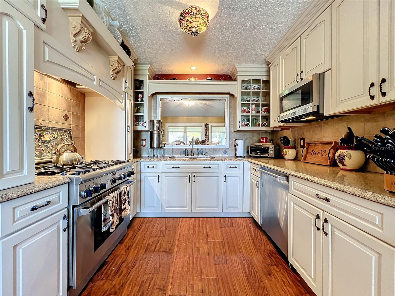 Image 20 of 57 For 2349 Lakeshore Drive