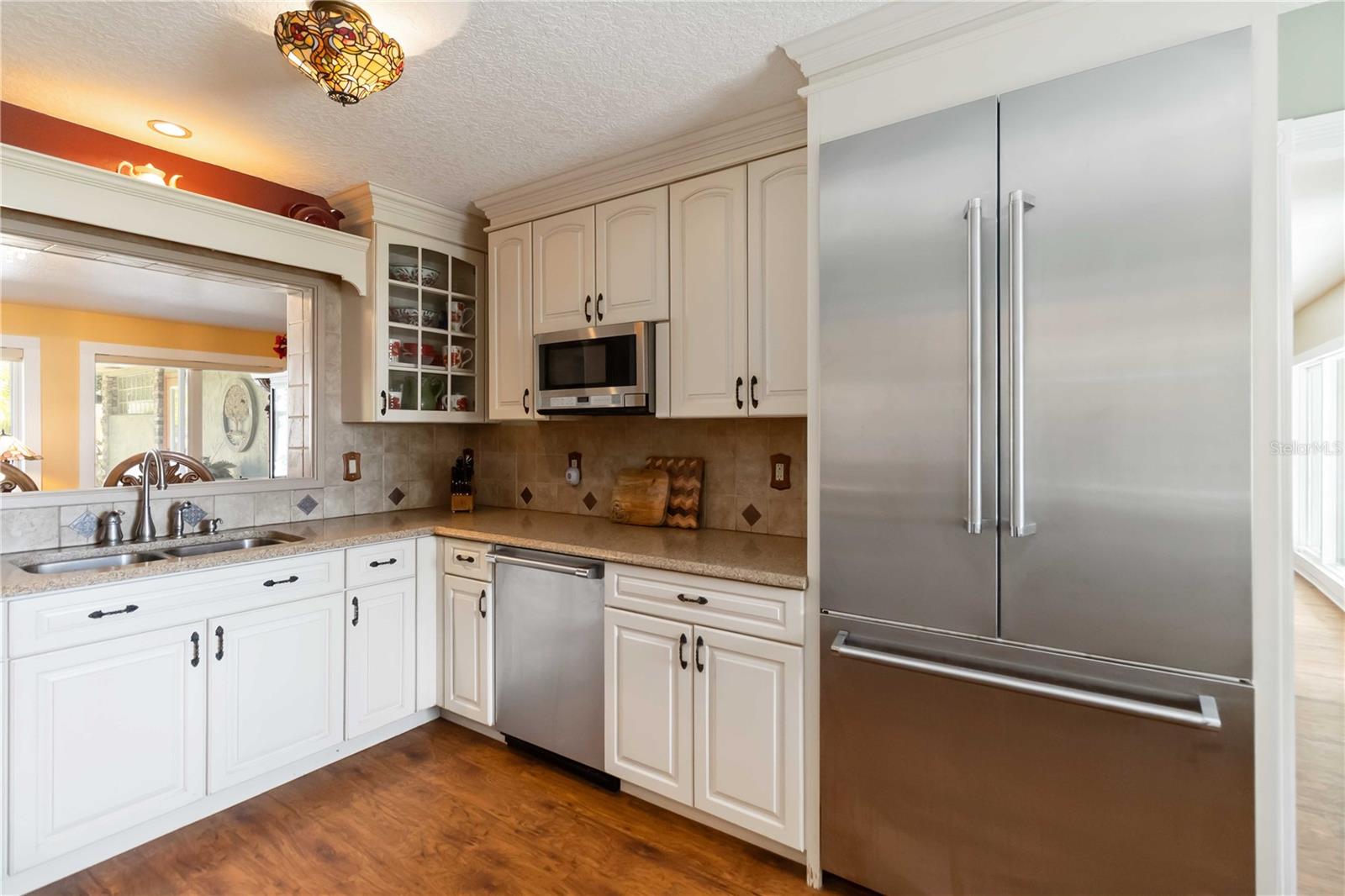 Image 21 of 57 For 2349 Lakeshore Drive