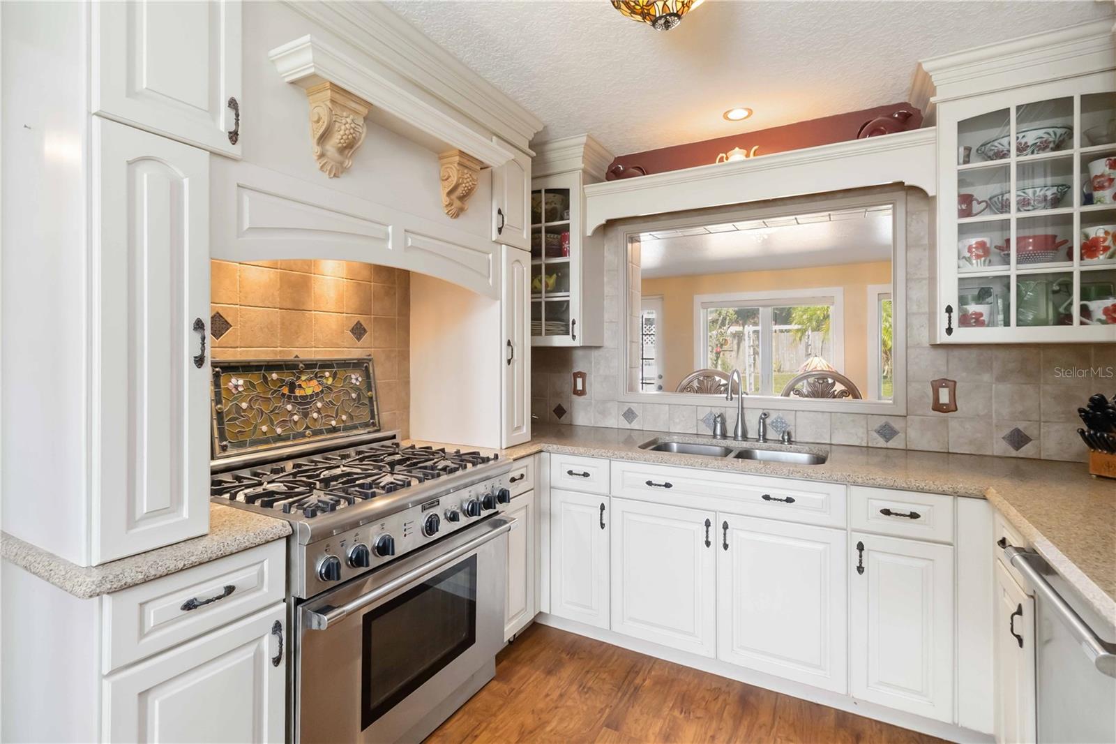 Image 23 of 57 For 2349 Lakeshore Drive