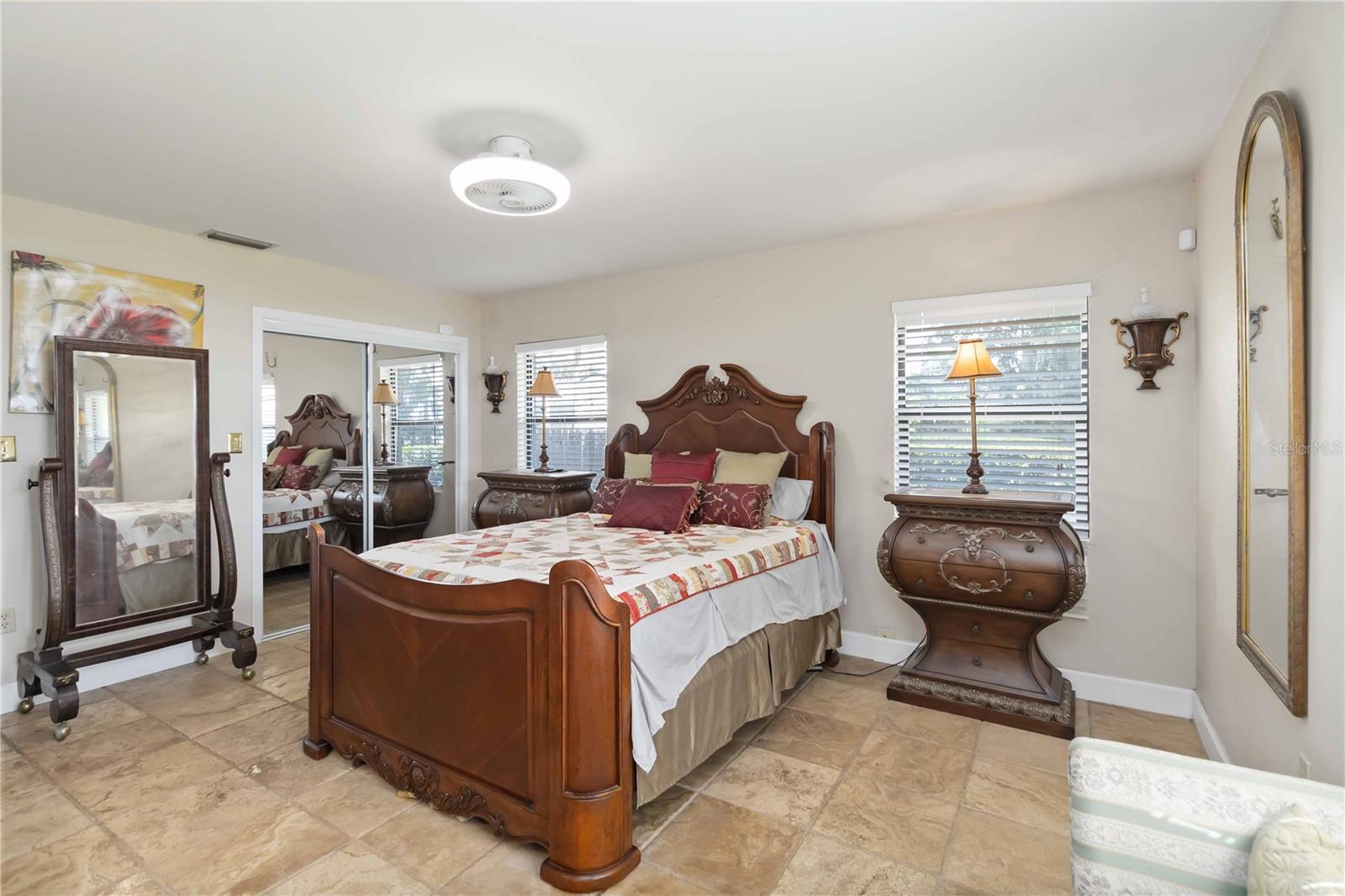 Image 26 of 57 For 2349 Lakeshore Drive