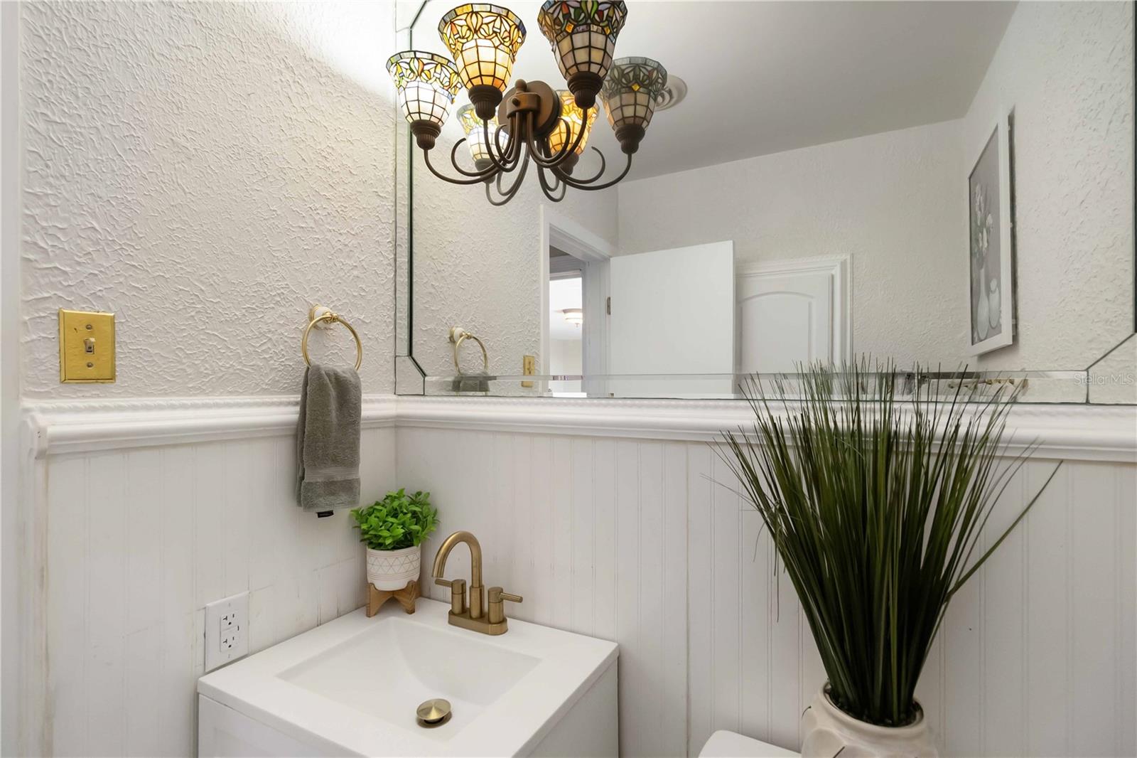 Image 30 of 57 For 2349 Lakeshore Drive