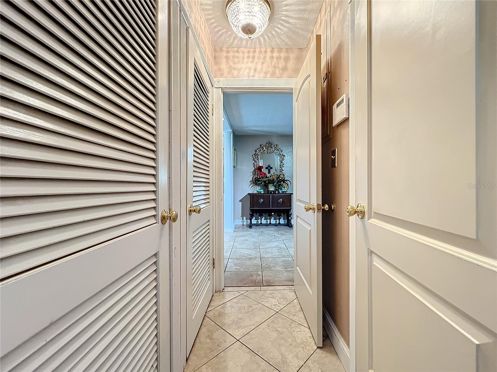 Image 31 of 57 For 2349 Lakeshore Drive