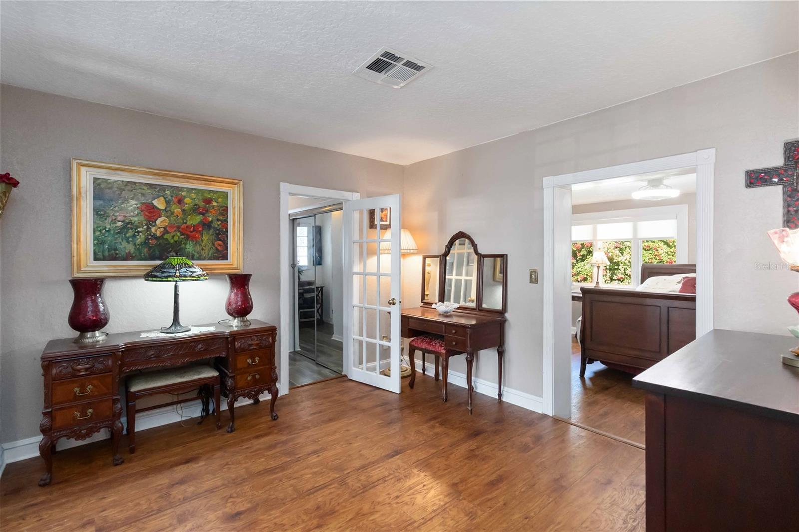 Image 33 of 57 For 2349 Lakeshore Drive