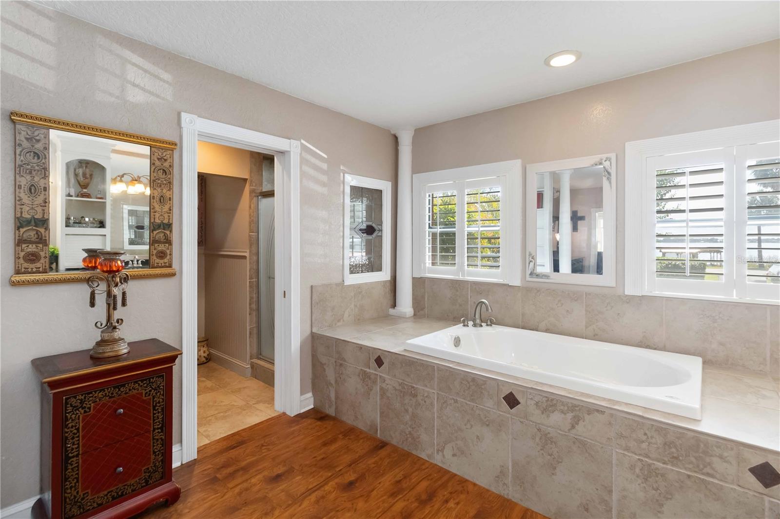 Image 37 of 57 For 2349 Lakeshore Drive