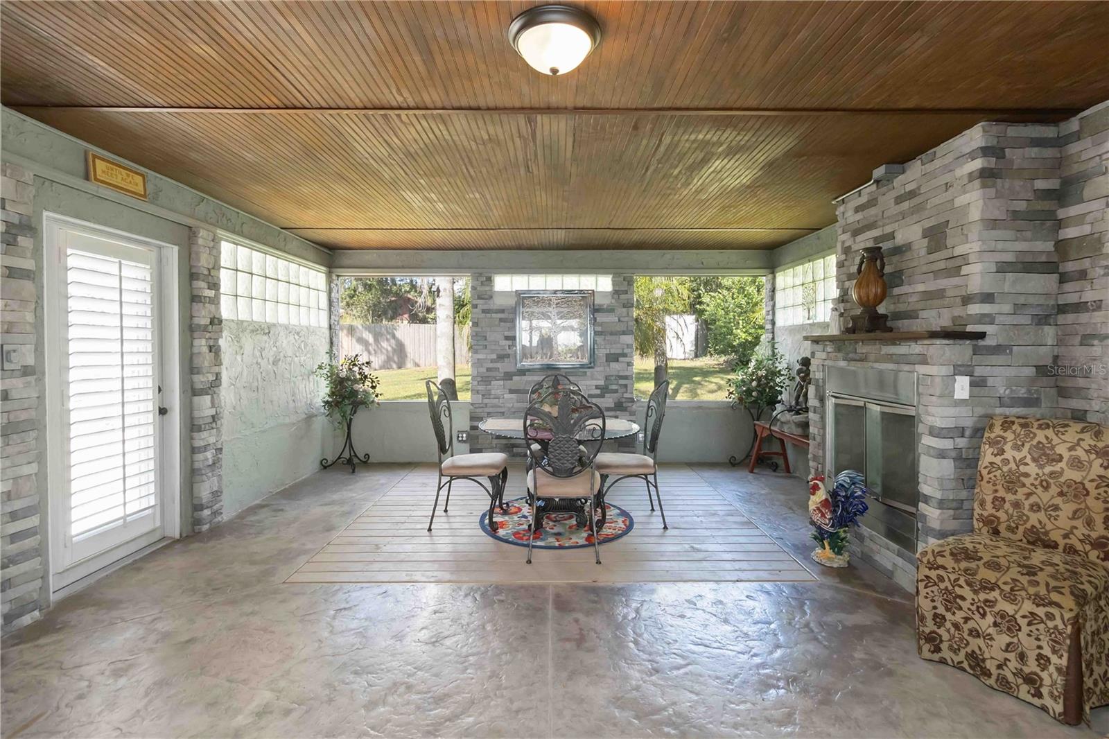 Image 42 of 57 For 2349 Lakeshore Drive