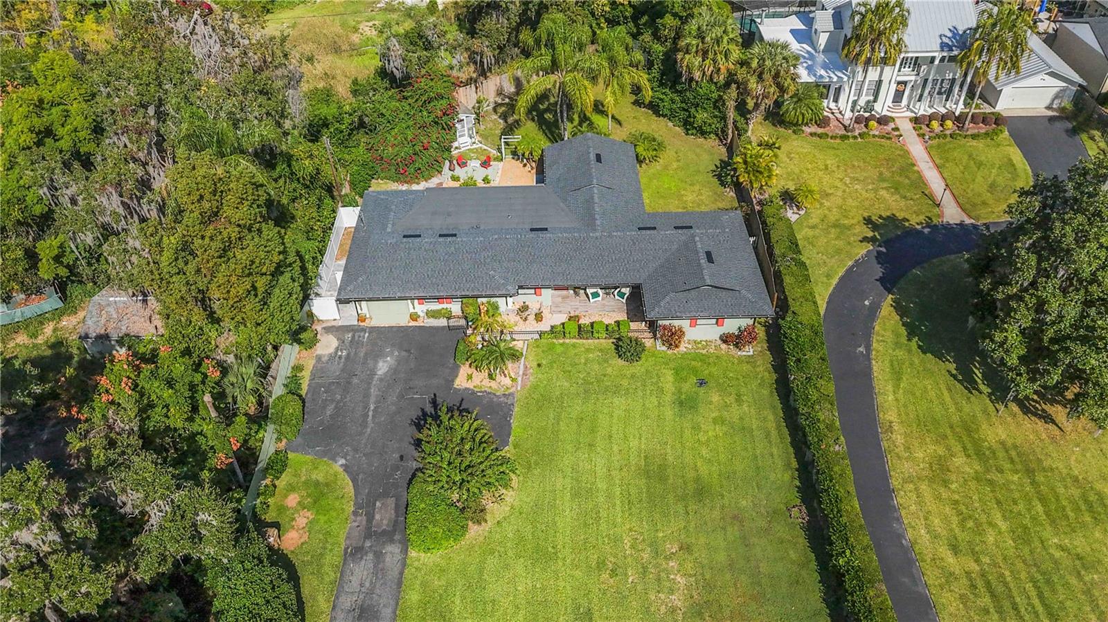 Image 9 of 57 For 2349 Lakeshore Drive