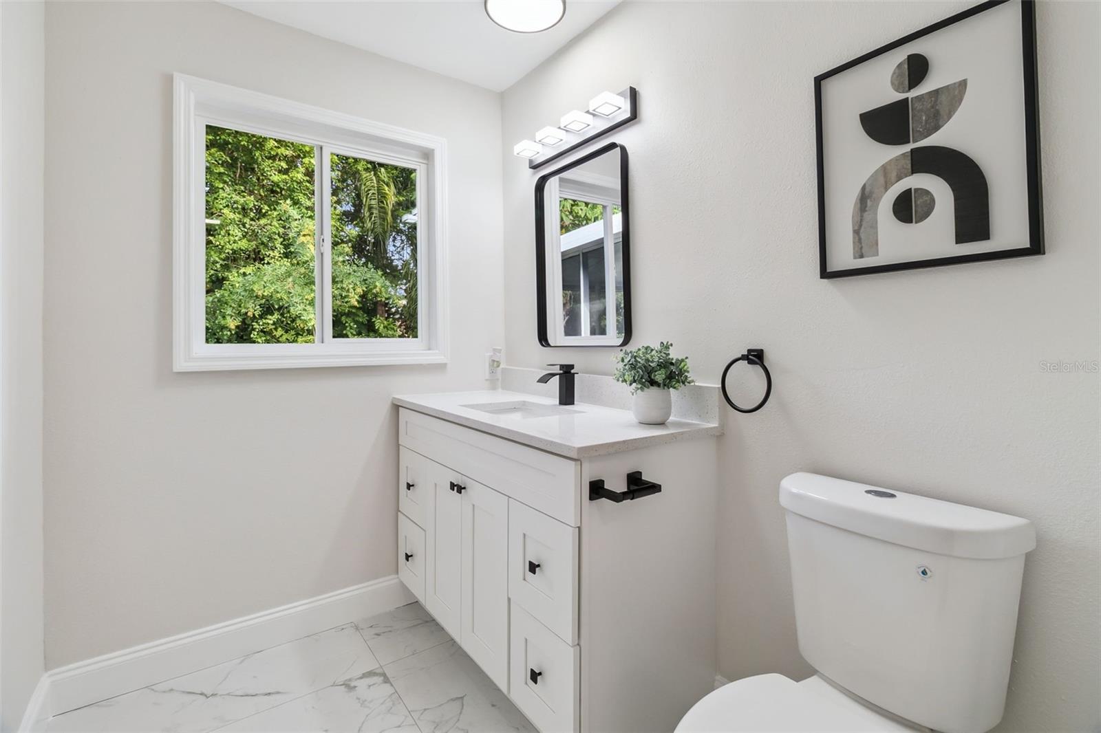 Image 15 of 23 For 1527 Meadowbrook Road Ne