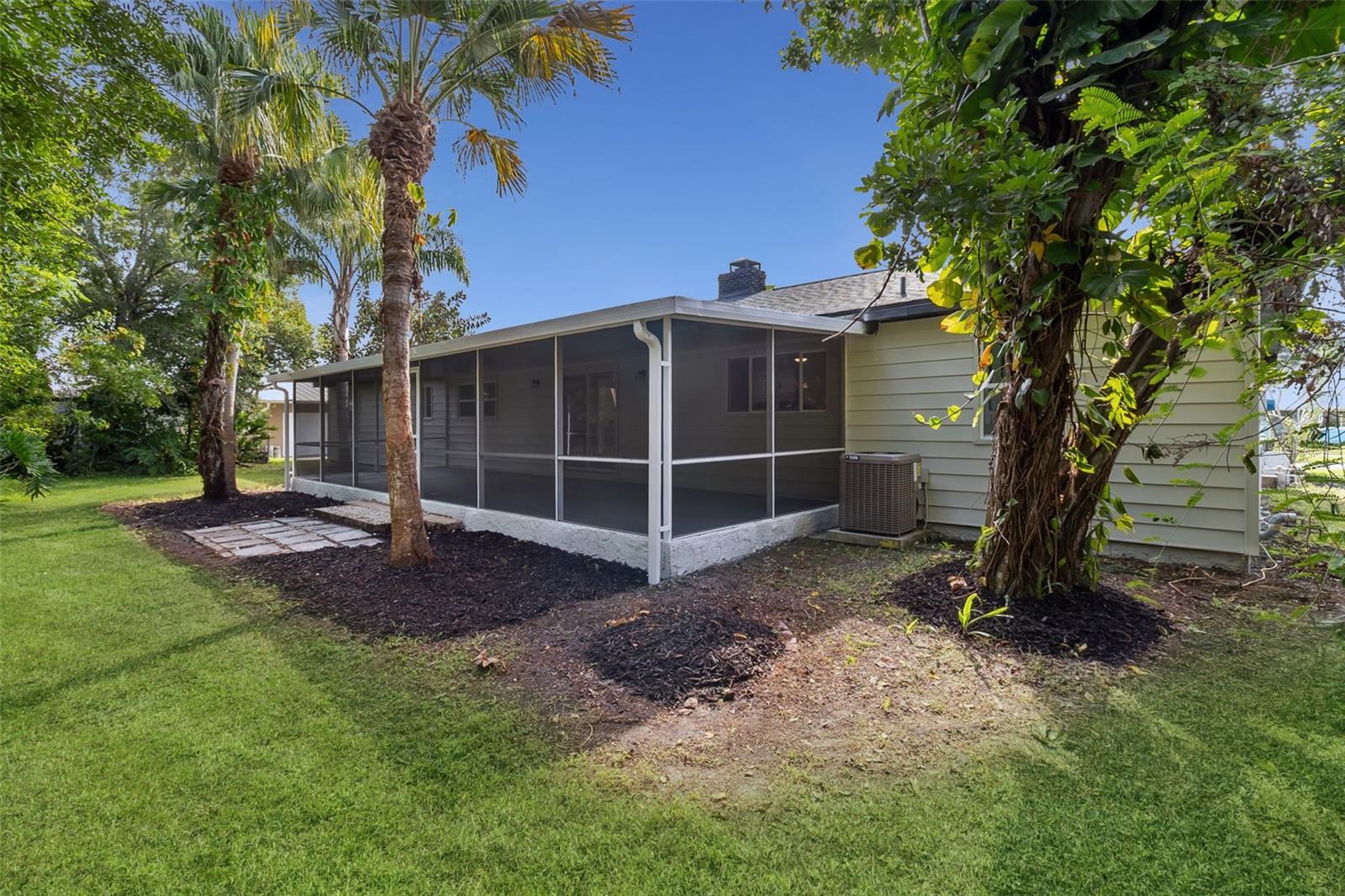 Image 19 of 23 For 1527 Meadowbrook Road Ne