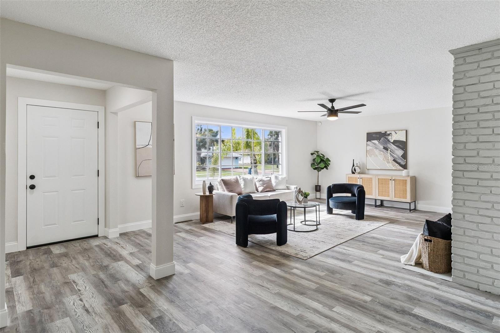 Image 2 of 23 For 1527 Meadowbrook Road Ne